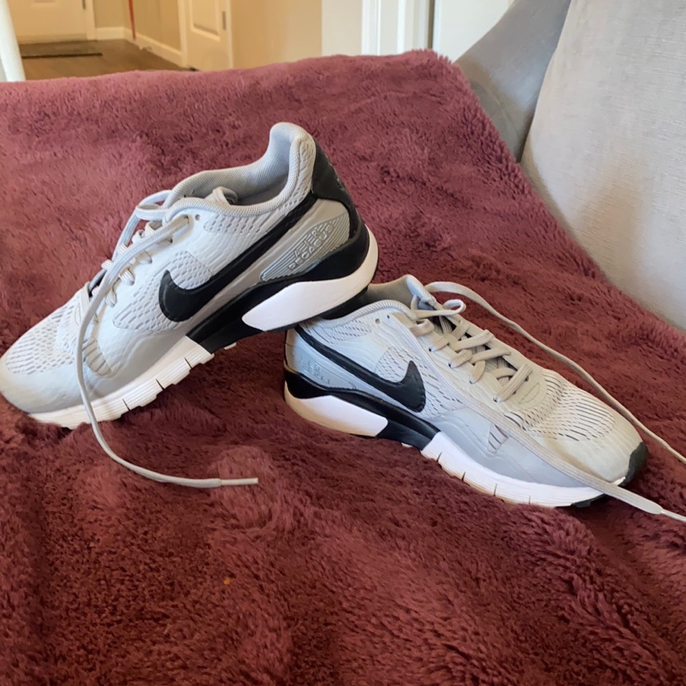 Nike running shoes 6.5